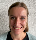 Anna Krogenes, Assistent, Holmedal Montessoriskule